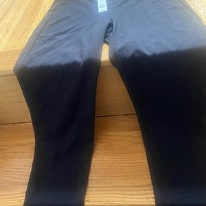 Black Theory M full length leggings58% Rayon, 29 % Nylon 6 % Spandex